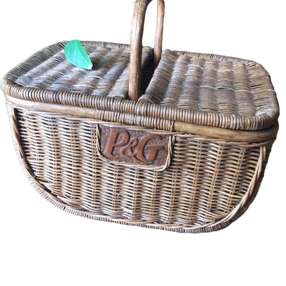 🎉HP🎉Vintage Proctor & Gamble Wicker Basket